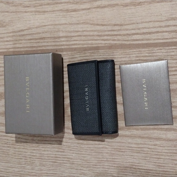 Genuine BVLGARI 6-Key Holder Case with Box - Excellent Condition, 4 x 2.75-in - Picture 1 of 10